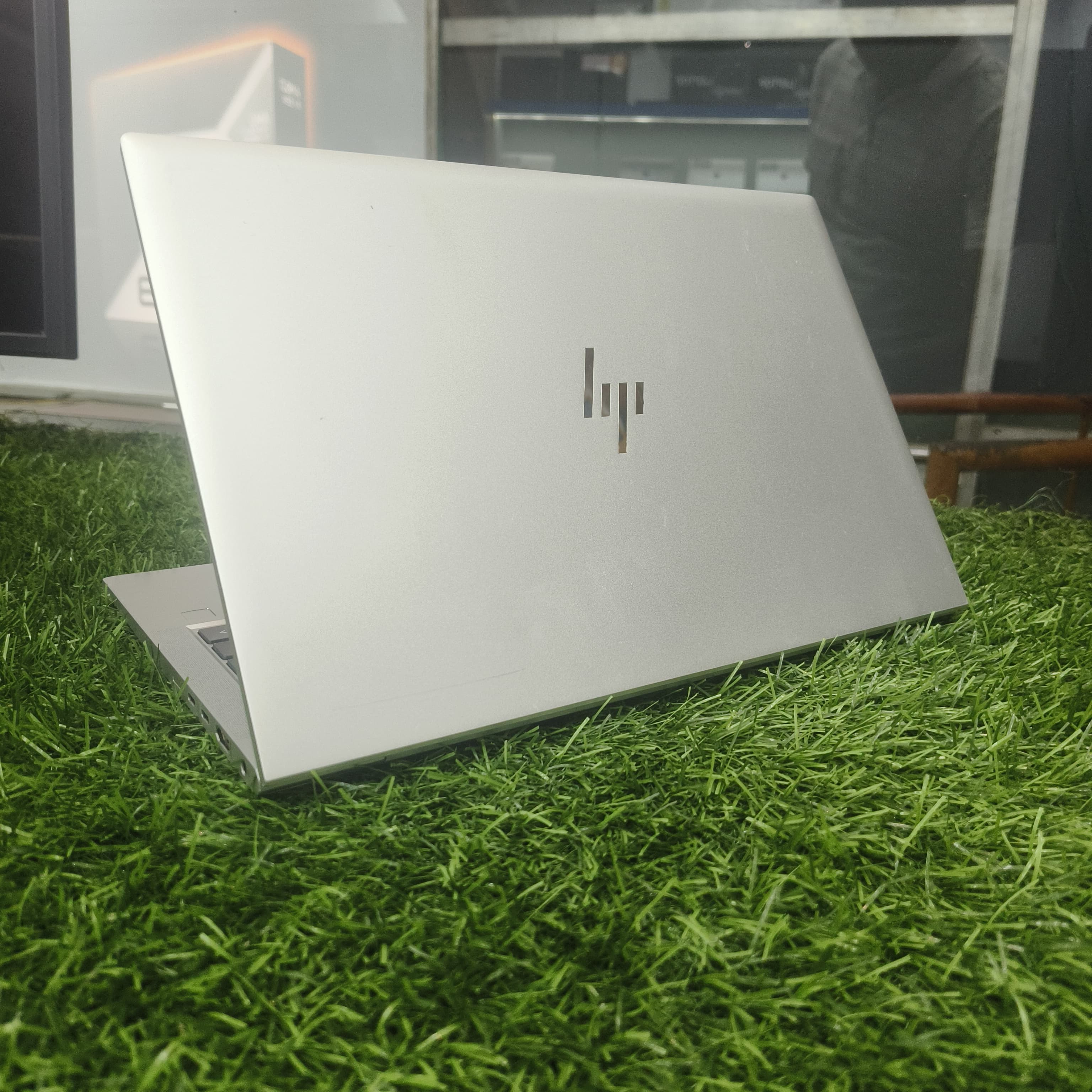 HP