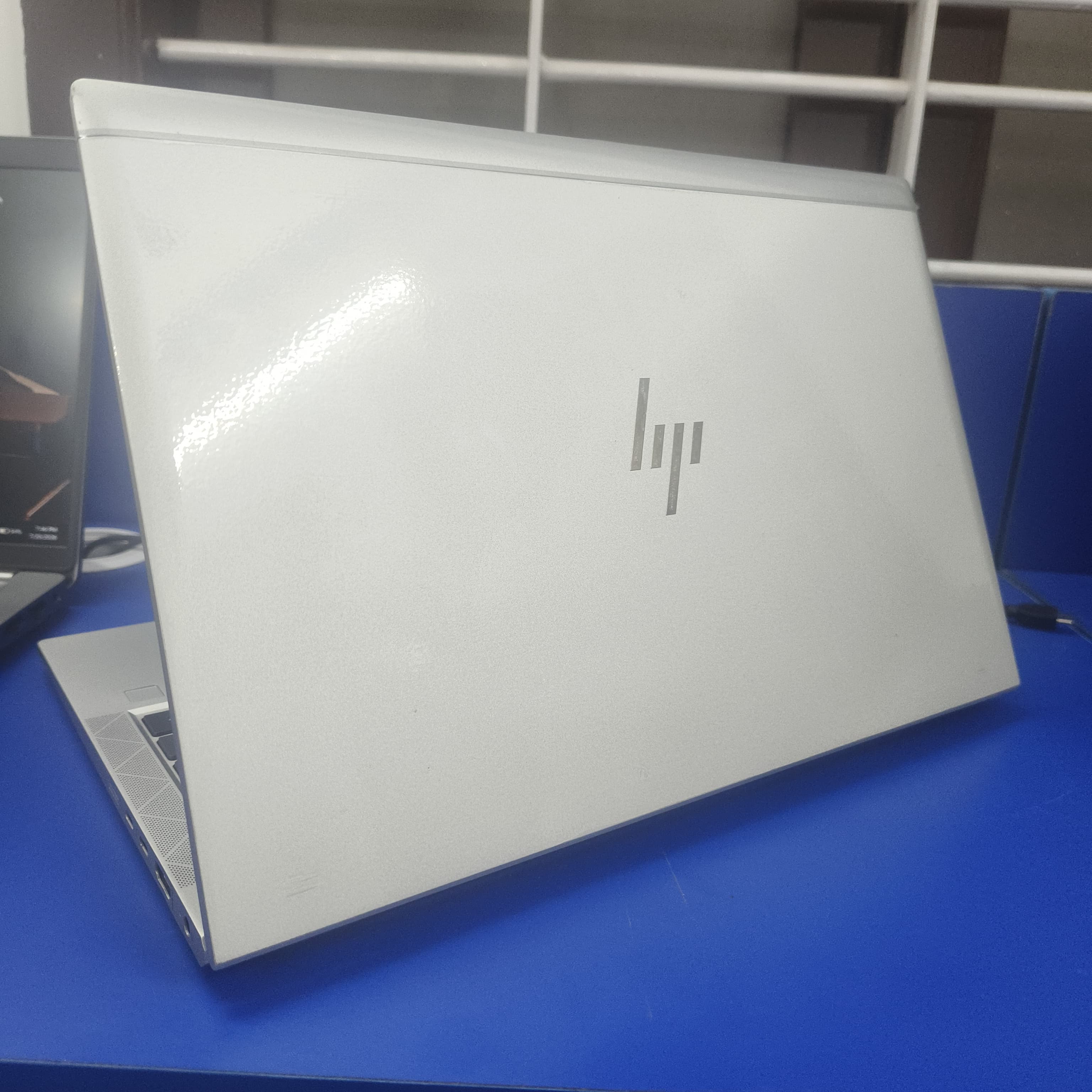 HP